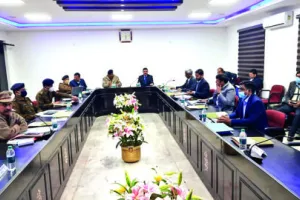 रुद्रपुर: विधानसभा चुनाव 2022 को लेकर यूपी-उत्तराखंड के पुलिस और प्रशासनिक अधिकारियों की हुई बैठक