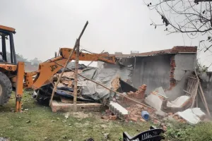 बरेली: बदायूं रोड पर बसाई जा रही कॉलोनी पर चला बीडीए का बुल्डोजर