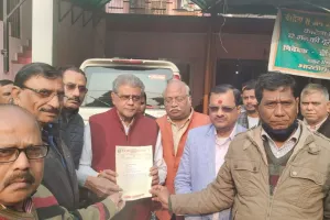 बरेली: मंडी शुल्क समाप्ति को लेकर विधायकों से मिले व्यापारी नेता