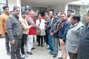 बरेली: शीतकालीन अवकाश के विरोध में संगठन ने ज्ञापन सौंपा