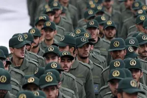 ईरान के रिवोल्यूशनरी गार्ड ने परमाणु कार्यक्रम को लेकर बढ़ते तनाव के बीच सैन्य अभ्यास किया