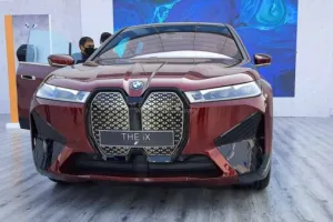 बीएमडब्ल्यू ने भारत में iX इलेक्ट्रिक एसयूवी उतारी, जानें क्या है कीमत?