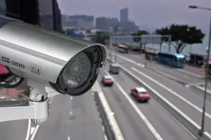 लखनऊ-प्रयागराज हाईवे पर सुरक्षित यात्रा को लेकर लग रहे सीसीटीवी कैमरे