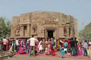 मां के इस मंदिर में बलि देने के बाद भी नहीं जाती बकरे की जान, मांगी हर मनोकामना होती हैं पूरी