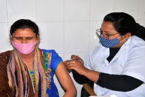 ऑमिक्रॉन पर लापरवाही : कहीं हेल्पडेस्क नहीं, कहीं जांच में सुस्ती