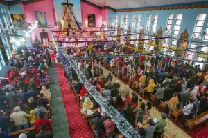 कोरोना वायरस के बीच गोवा में क्रिसमस पर आधी रात को हुई प्रार्थना, कैरोल गाकर मनाया जश्न