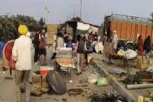 आंदोलन खत्म: किसानों ने घर वापसी के लिए शुरू कर दी पैकिंग, बोले- आज बहुत खुशी का दिन है