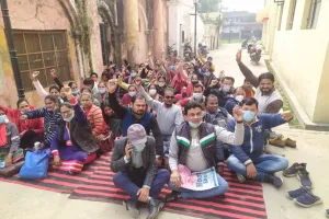 पीलीभीत: संविदा कर्मियों के बाद फार्मासिस्ट एसोसिएशन ने भरी हुंकार, मांगों को लेकर हड़ताल शुरू