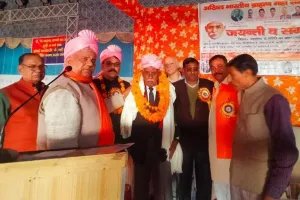 पीलीभीत: वरिष्ठ अधिवक्ता बीडी पांडेय समेत कई विभूतियां सम्मानित