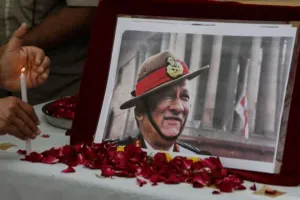 CDS Bipin Rawat Death: बेटियों ने माता-पिता की अस्थियों को किया गंगा में विसर्जित