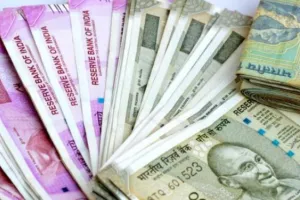 शुरुआती कारोबार में अमेरिकी डॉलर के मुकाबले रुपया 11 पैसे मजबूत