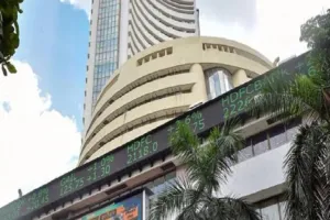 शुरूआती कारोबार में सेंसेक्स में 100 अंकों की उछाल, निफ्टी 17,100 के पार