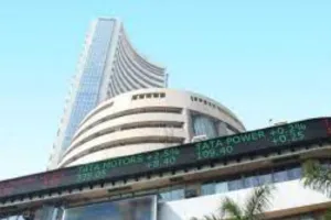 सेंसेक्स 385 अंक उछला, निफ्टी फिर से 17,000 के स्तर पर पहुंचा