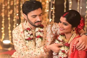 सायंतनी घोष ने शेयर की अपनी शादी की तस्वीरें, पति अनुग्रह के लिए लिखा खास मैसेज