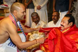 श्रीलंका के प्रधानमंत्री राजपक्षे ने भगवान वेंकटेश्वर मंदिर में की पूजा-अर्चना