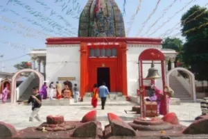 रातों रात मंदिर ने खुद ही बदल ली थी मुख्य दरवाजे की दिशा, जानें क्‍या है रहस्य…