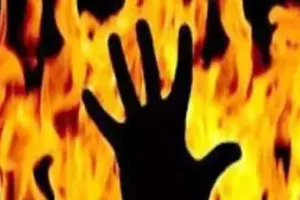 मुरादाबाद: ट्रिपल राइडिंग पर चालान से खफा युवक ने किया आत्मदाह का प्रयास