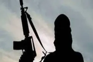 पुलवामा में आतंकियों की कायराना हरकत, गोलीबारी में पुलिसकर्मी घायल, अस्पताल में भर्ती