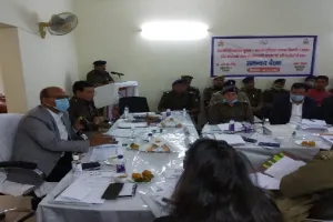 दोनों राज्यों के अधिकारी बार्डर के गांवों पर रखें पैनी नजर: डीएम