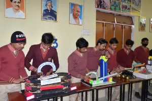 मुरादाबाद : विज्ञान प्रदर्शनी में सक्षम गौतम और ऋषि रुहेला अव्वल