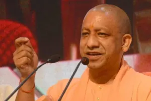सपा के इत्र की बदबू प्रदेश में फैलने नहीं देंगे : मुख्यमंत्री योगी