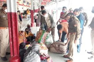 रोहिणी कोर्ट में हुए ब्लास्ट के बाद अयोध्या में बढ़ी चौकसी, ट्रेनों में हुई चेकिंग