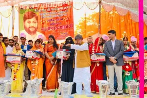 अयोध्या: कामाख्या धाम में हुआ सामूहिक विवाह का आयोजन, 108 जोड़े परिणय सूत्र में बंधे