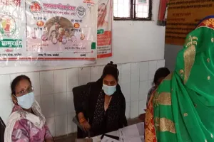 हरदोई: महिलाओं को परिवार नियोजन के प्रति जागरूक कर मनाया खुशहाल परिवार दिवस