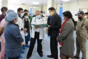 हल्द्वानी: सुशीला तिवारी अस्पताल के निरीक्षण को पहुंचे कमिश्नर दीपक रावत, बायो मेडिकल वेस्ट को लेकर कही यह बात