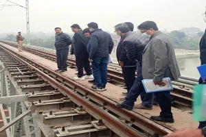 अयोध्या-प्रयागराज रेल मार्ग पर इलेक्ट्रिक ट्रेन संचालन की तैयारियां जोरों पर, परखी गई व्यवस्थाएं