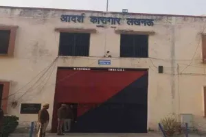 लखनऊ: 400 कैदियों की सेहत से हो रहा खिलवाड़, जानें पूरा मामला…