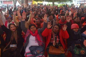 अयोध्या में शिक्षकों का 5 जनवरी तक के लिए धरना प्रदर्शन स्थगित