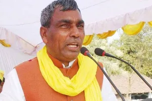 अखिलेश के बैलट पेपर से चुनाव कराने की मांग पर योगी के मंत्री का पलटवार, कहा- 'पहले सपा के सांसद-विधायक इस्तीफा दें'