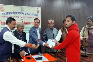 मेहनत से मिलती है सफलता की सीढ़ी- डीएम शुभ्रान्त