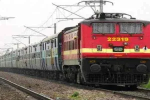 अयोध्या: दून एक्सप्रेस के सामने कूदा अधेड़, हुई मौत