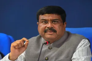 अखिलेश के लिये योगी वास्तव में हैं अनुपयोगी: धर्मेंद्र प्रधान