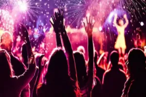 ओमीक्रोन: बढ़ते मामलों के कारण दिल्ली में न्यू ईयर पार्टी हुईं फीकी, लगी पाबंदियां