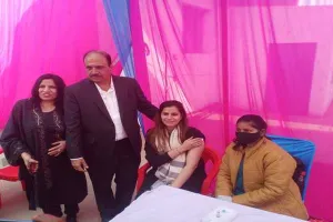 लखनऊ: भारत रत्न अटल बिहारी वाजपेयी की जयंती से पूर्व वैक्सीनेशन कार्यक्रम का हुआ आयोजन