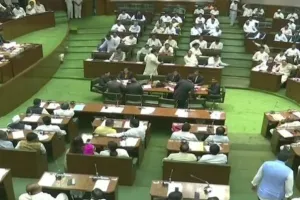 महाराष्ट्र: विधानसभा सत्र में भाग लेने वाले 10 लोग पाए गए कोविड पॉजिटिव