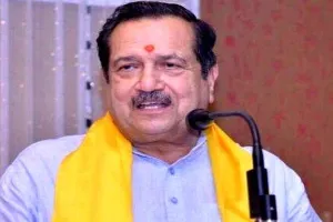 यूपी में जड़ें जमाने का सपना देखना छोड़ें ओवैसी: इंद्रेश कुमार