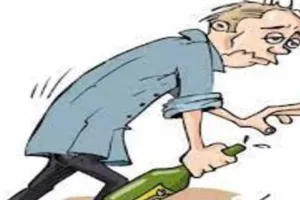 बाजार में बच्ची को भूल गया नशेबाज पिता, पुलिस ने मशक्कत के बाद बेटी को घर पहुंचाया