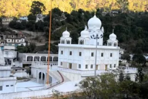 गुरुद्वारा रीठा साहिब: जब गुरुनानक देव ने अपनी अलौकिक शक्तियों से कड़वे रीठे का स्वाद मीठा कर दिया