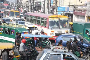 बरेली: विभागों में तालमेल न होने से पटेल चौक पर निर्माण से दिक्कत