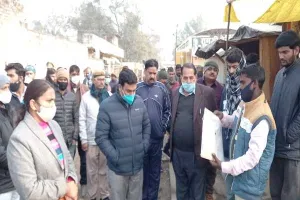 अयोध्या: रास्ते के विवाद में ईओ और व्यापारी आए आमने-सामने, ये था मामला