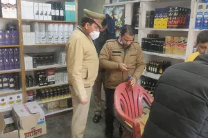 बरेली: मनोज की गिरफ्तारी के बाद शराब की दुकानों पर छापेमारी