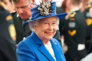 महारानी एलिजाबेथ के सिंहासन पर बैठने के 70 साल पूरे होने पर सप्ताहांत में छुट्टियां मनाएगा ब्रिटेन