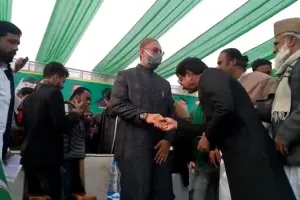 मोदी झूठ बोलते हैं, मुस्लिम महिलाओं को नहीं मानते बहन : ओवैसी