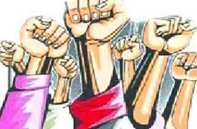 रुद्रपुर: वेतन नहीं मिला परिवार संग फैक्ट्री गेट पर पहुंचे श्रमिक