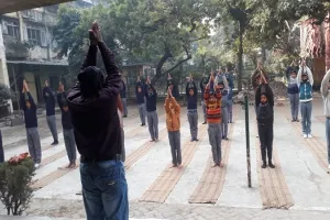 मुरादाबाद : ‘पांच मिनट सूर्य नमस्कार कर खुद को रख सकते हैं स्वस्थ’