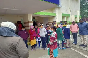 मुरादाबाद : छात्रा ने कोचिंग संचालक पर लगाया मारपीट का आरोप, थाने में किया हंगामा